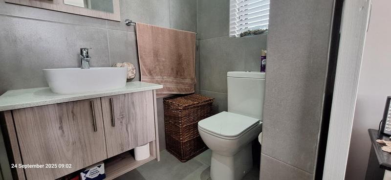 2 Bedroom Property for Sale in Reebok Western Cape